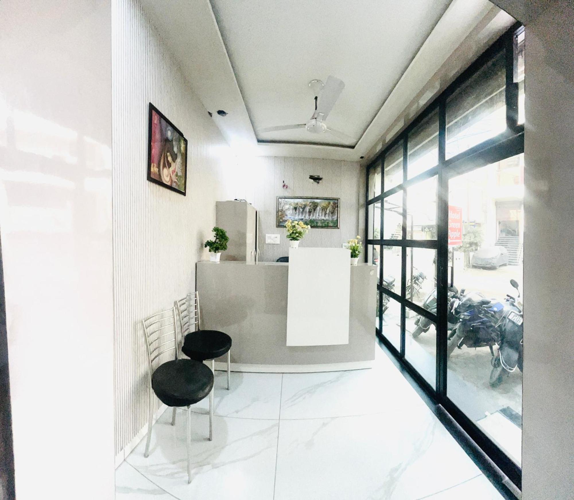 Hotel Green Apple Bareilly Exterior foto