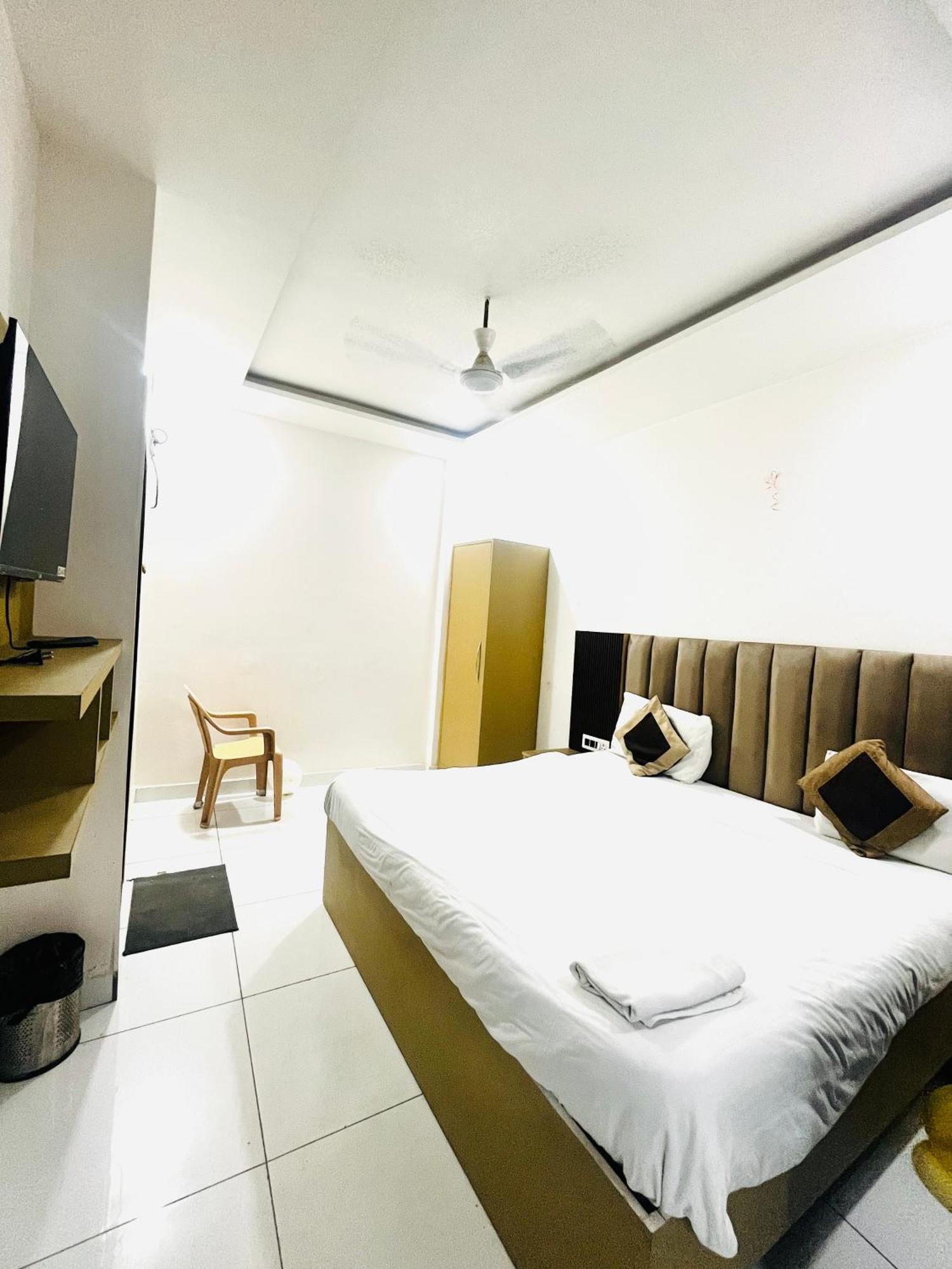 Hotel Green Apple Bareilly Exterior foto